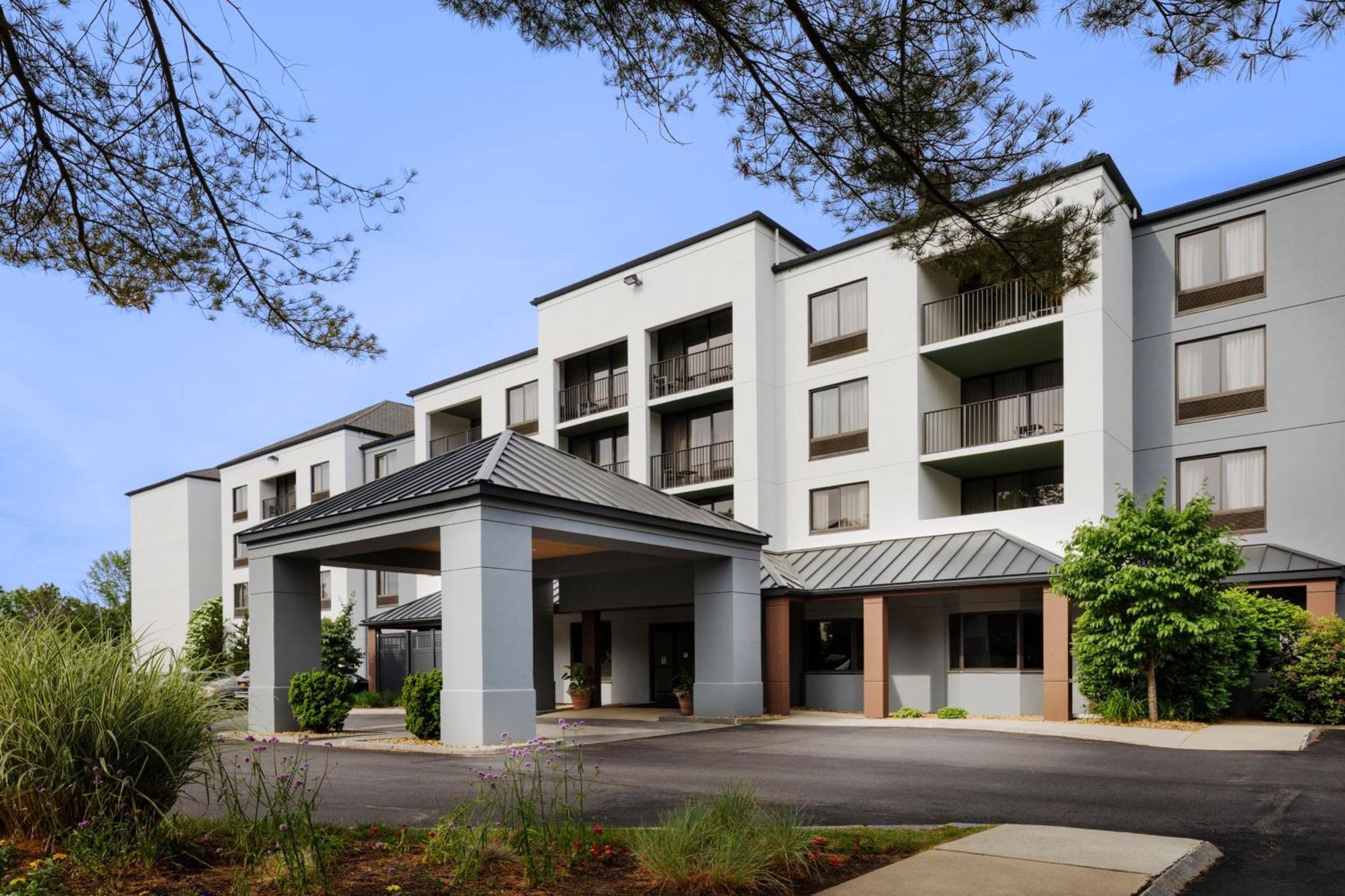 Courtyard By Marriott Portsmouth Hotel Exterior foto