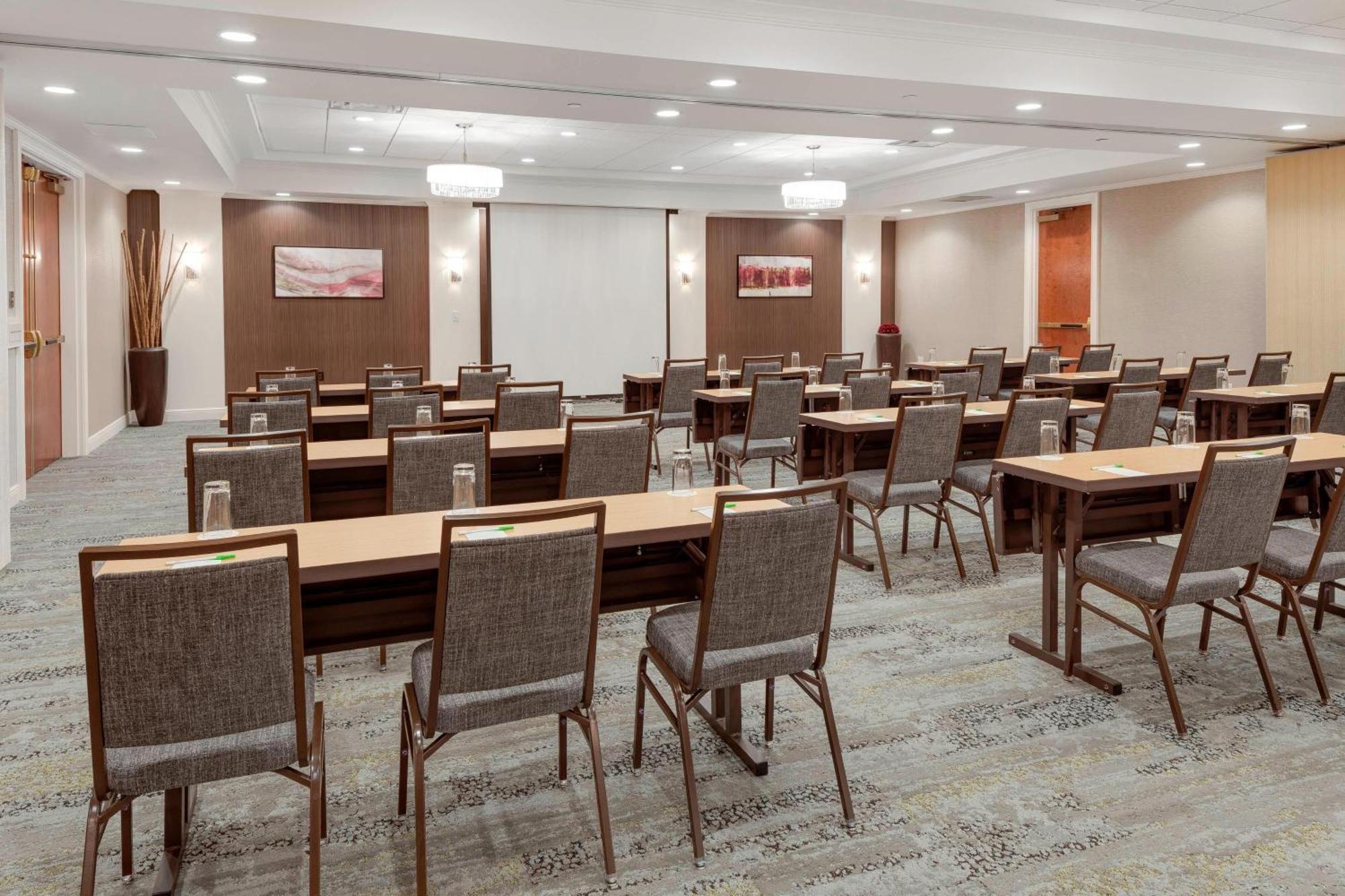 Courtyard By Marriott Portsmouth Hotel Exterior foto